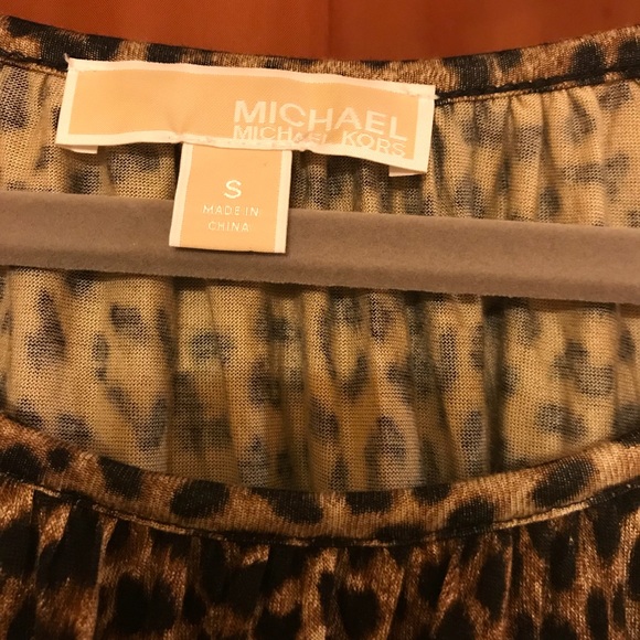 Get 2nd looks with this adorable top. - Picture 3 of 3